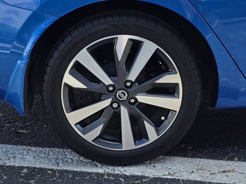 Used 2021 Nissan Versa SR image 33