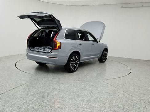 New 2026 Volvo XC90 B6 Plus w/ Protection Package Premier image 11