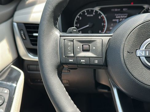 Certified 2024 Nissan Rogue SV w/ SV Premium Package AWD/4WD image 15