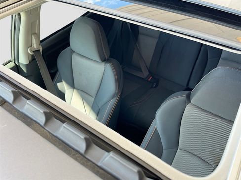 Used 2021 Subaru Crosstrek 2.0i Premium w/ Moonroof Package image 21