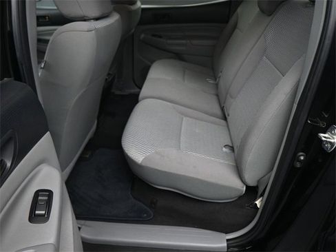 Used 2013 Toyota Tacoma PreRunner w/ SR5 Pkg image 16