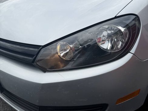 Used 2014 Volkswagen Golf 4-Door FWD image 9