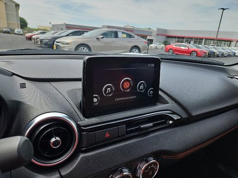 Used 2023 MAZDA MX-5 Miata Grand Touring RWD image 15