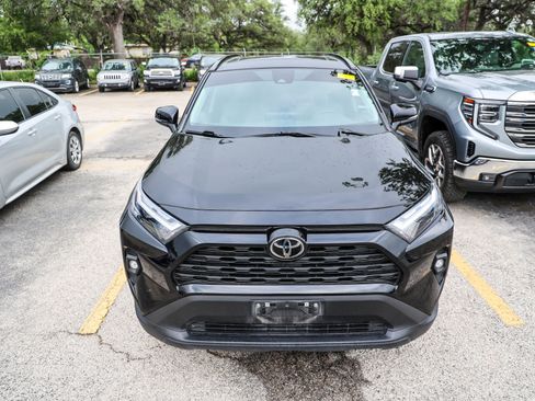 Used 2023 Toyota RAV4 XLE Premium FWD image 5