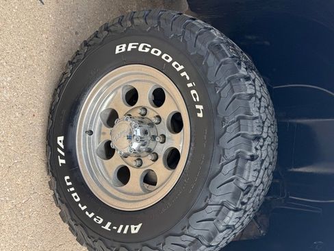 Used 2009 Chevrolet Silverado 2500 LT w/ Exterior Plus Package image 20