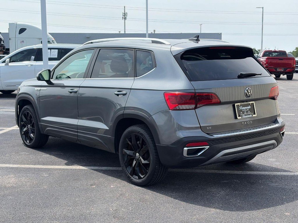 Used 2023 Volkswagen Taos SE w/ Black Wheel Package FWD image 6
