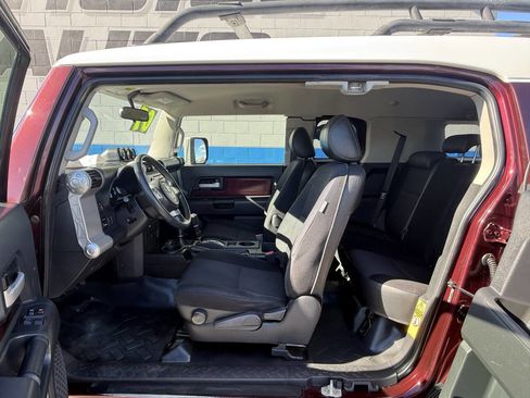 Used 2007 Toyota FJ Cruiser 4WD image 10