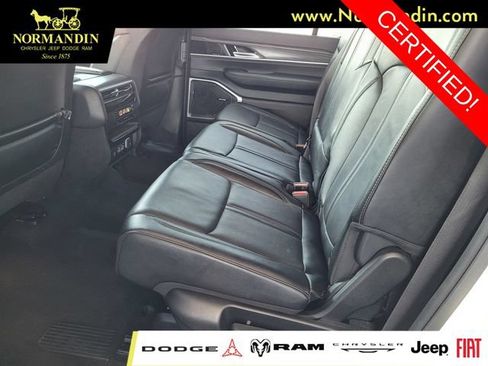 Certified 2024 Jeep Wagoneer Series II w/ Flexible Seating Group RWD image 17
