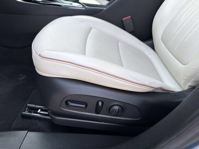 Used 2024 Buick Encore GX Avenir w/ Avenir Convenience Package AWD/4WD image 21