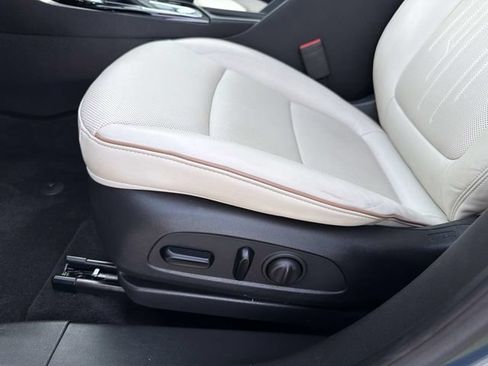 Used 2024 Buick Encore GX Avenir w/ Avenir Convenience Package AWD/4WD image 21