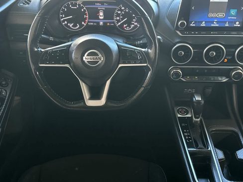 Used 2022 Nissan Sentra SV FWD image 15