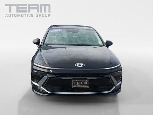 Used 2025 Hyundai Sonata SEL FWD image 2