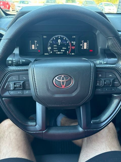 Used 2025 Toyota Tacoma SR5 AWD/4WD image 9