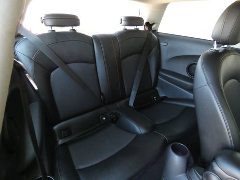 Used 2018 MINI Cooper 2-Door Hardtop FWD image 36