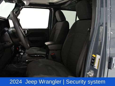 Used 2024 Jeep Wrangler Unlimited w/ Convenience Group AWD/4WD image 21