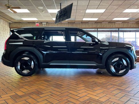 Used 2024 Kia EV9 Wind image 10