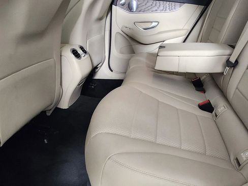 Used 2019 Mercedes-Benz GLC 350e 4MATIC image 18