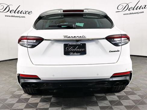 Used 2022 Maserati Levante Modena AWD/4WD image 5