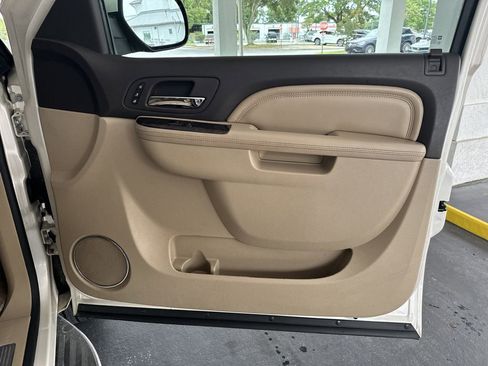 Used 2014 GMC Yukon Denali RWD image 37