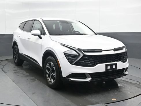 Used 2025 Kia Sportage LX AWD/4WD image 6