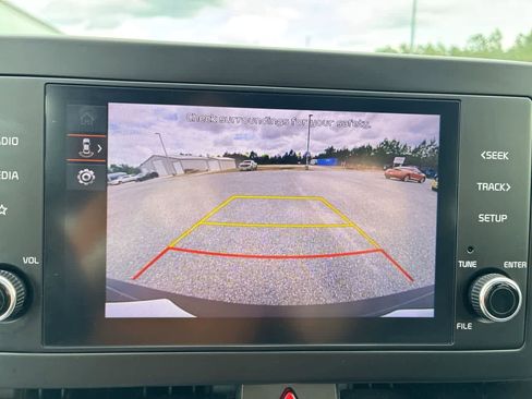 Used 2024 Kia Sportage LX image 11