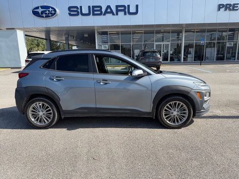 Used 2021 Hyundai Kona SEL Plus w/ Cargo Package FWD image 2