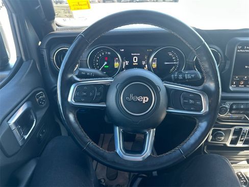 Used 2022 Jeep Wrangler Unlimited Sahara image 20