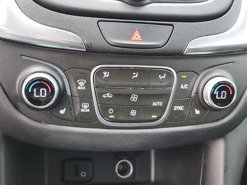 Used 2018 Chevrolet Equinox LT FWD image 28