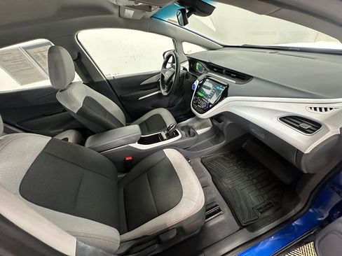 Used 2017 Chevrolet Bolt LT image 23