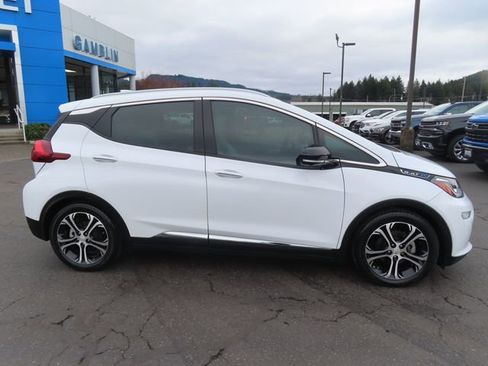 Used 2017 Chevrolet Bolt Premier w/ Driver Confidence II Package image 9