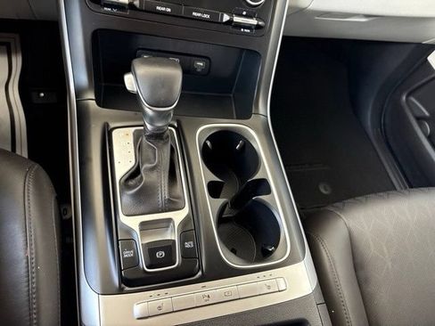 Certified 2024 Kia Carnival LX FWD image 17