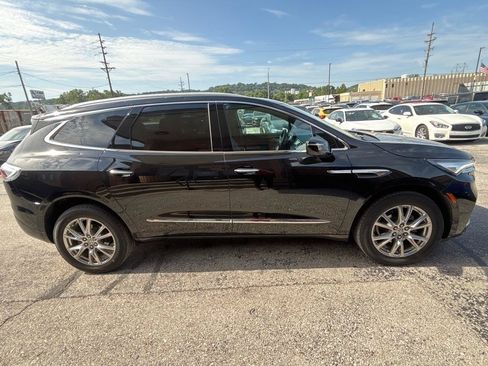 Used 2024 Buick Enclave Premium w/ Experience Buick Package FWD image 8