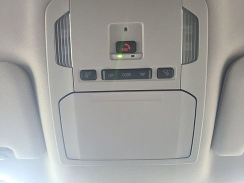 Used 2024 Toyota Highlander LE image 31