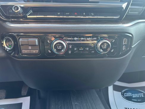 Used 2025 GMC Sierra 3500 SLE w/ SLE Value Package AWD/4WD image 15
