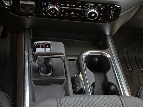 New 2026 GMC Sierra 1500 SLT AWD/4WD image 17