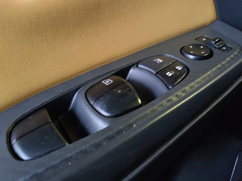 Used 2022 Nissan Sentra SV w/ SV Premium Package FWD image 27