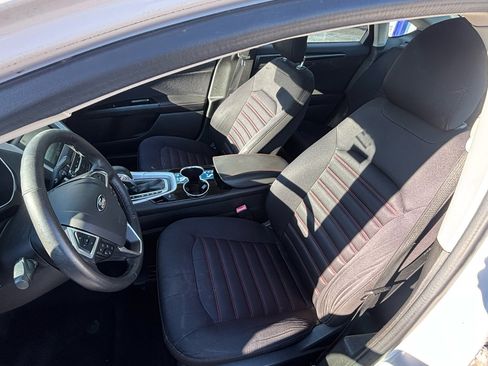 Used 2014 Ford Fusion SE image 9