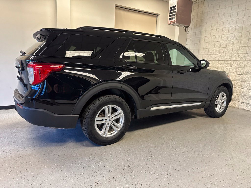 Used 2023 Ford Explorer XLT w/ Class IV Trailer Tow Package AWD/4WD image 43