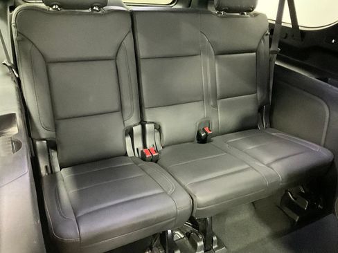 Used 2022 Chevrolet Suburban LT w/ Luxury Package AWD/4WD image 23