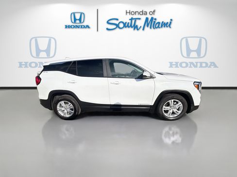 Used 2024 GMC Terrain SLE FWD image 8