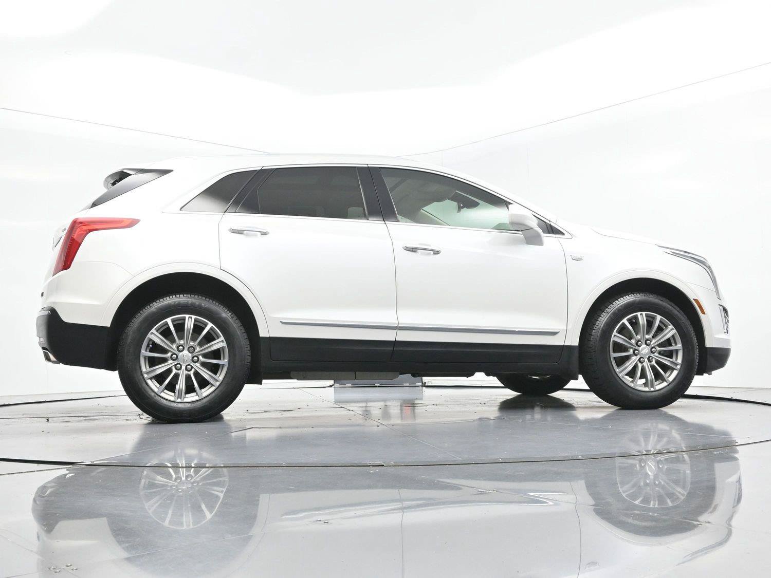 Used 2017 Cadillac XT5 Luxury w/ Driver Awareness Package FWD image 57