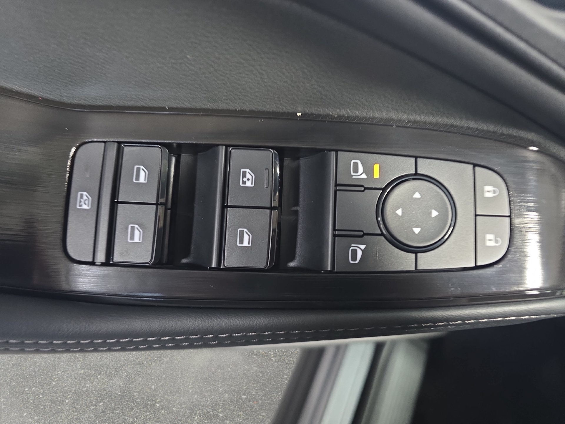 New 2026 Nissan Rogue SV FWD image 27