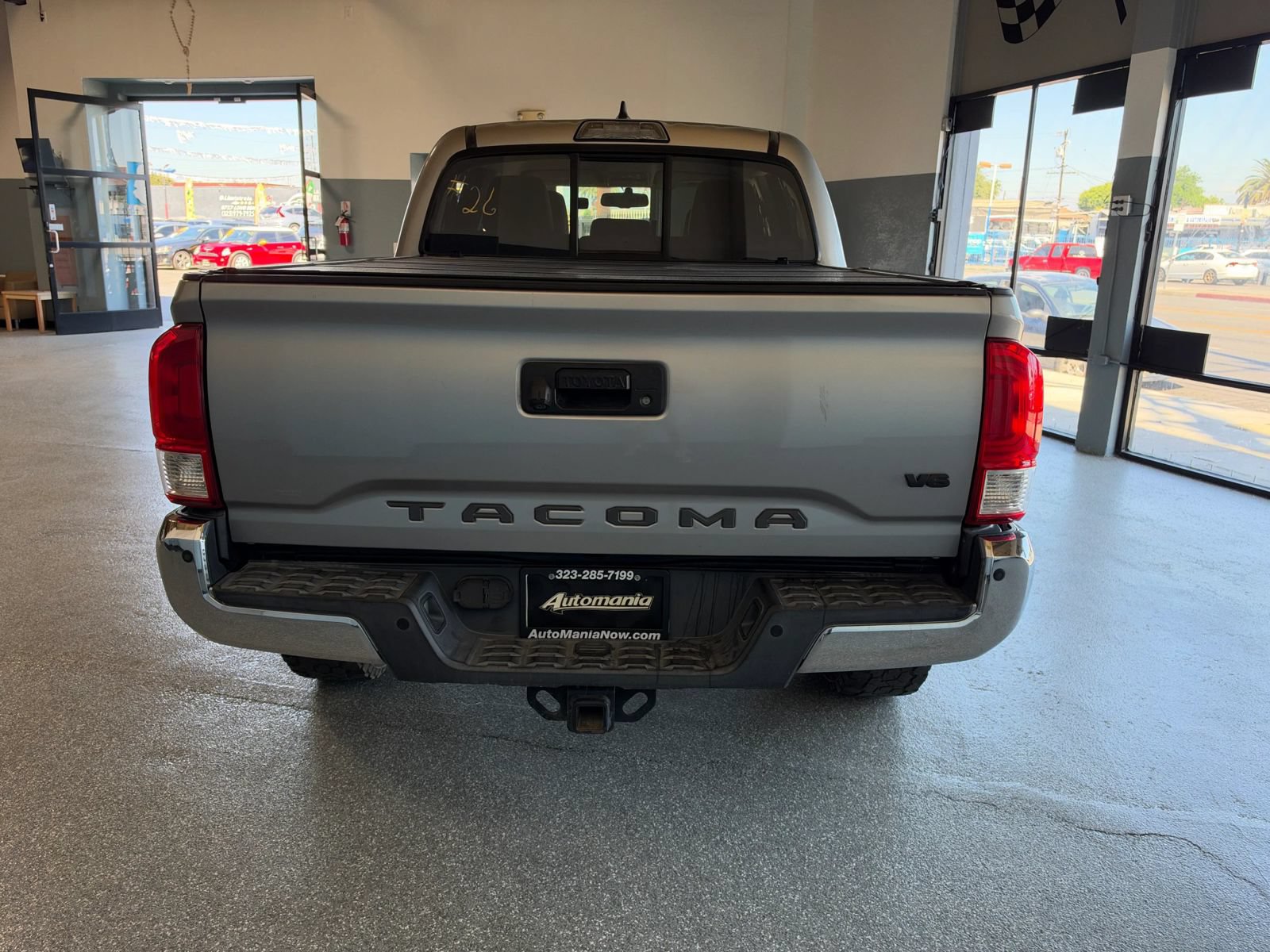 Used 2017 Toyota Tacoma SR5 w/ Tow Package RWD image 6