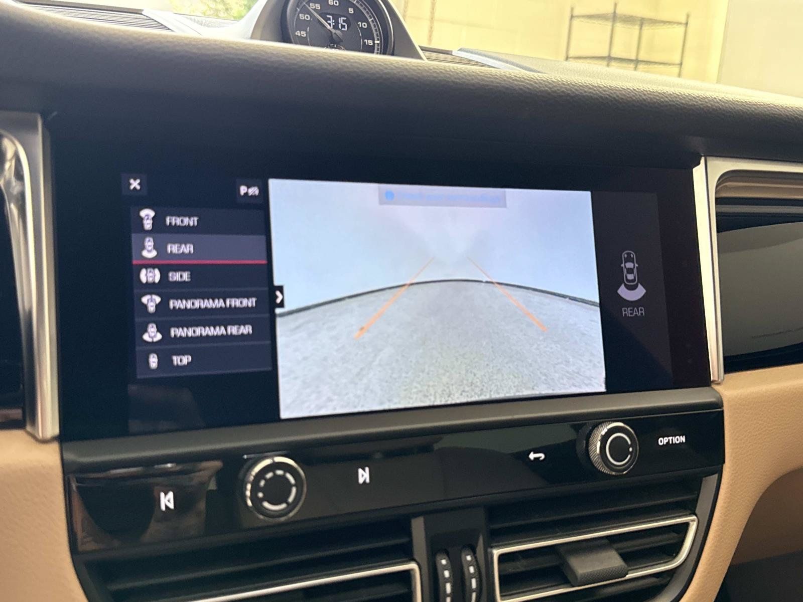 Used 2024 Porsche Macan AWD/4WD image 25