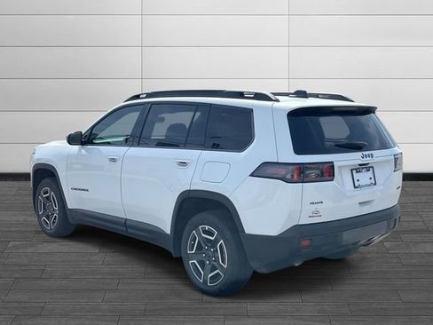 New 2026 Jeep Cherokee Laredo image 5