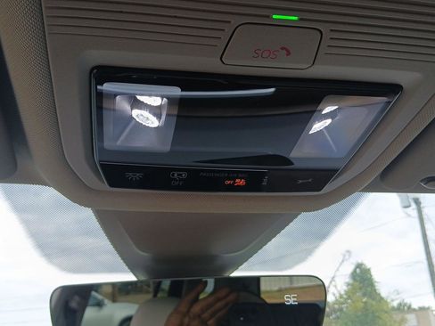 Used 2024 Volkswagen Atlas SE image 23