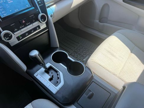 Used 2012 Toyota Camry LE image 11