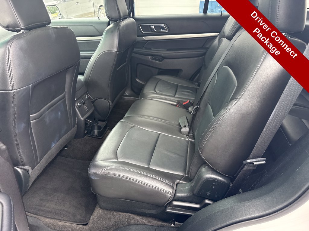 Used 2018 Ford Explorer XLT w/ Equipment Group 202A AWD/4WD image 29