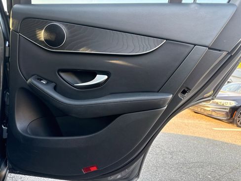 Used 2018 Mercedes-Benz GLC 300 4MATIC image 28