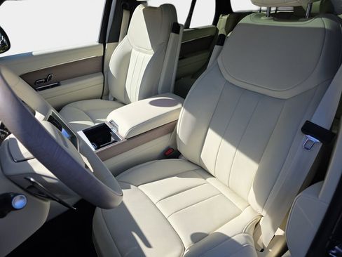 New 2026 Land Rover Range Rover SE image 15